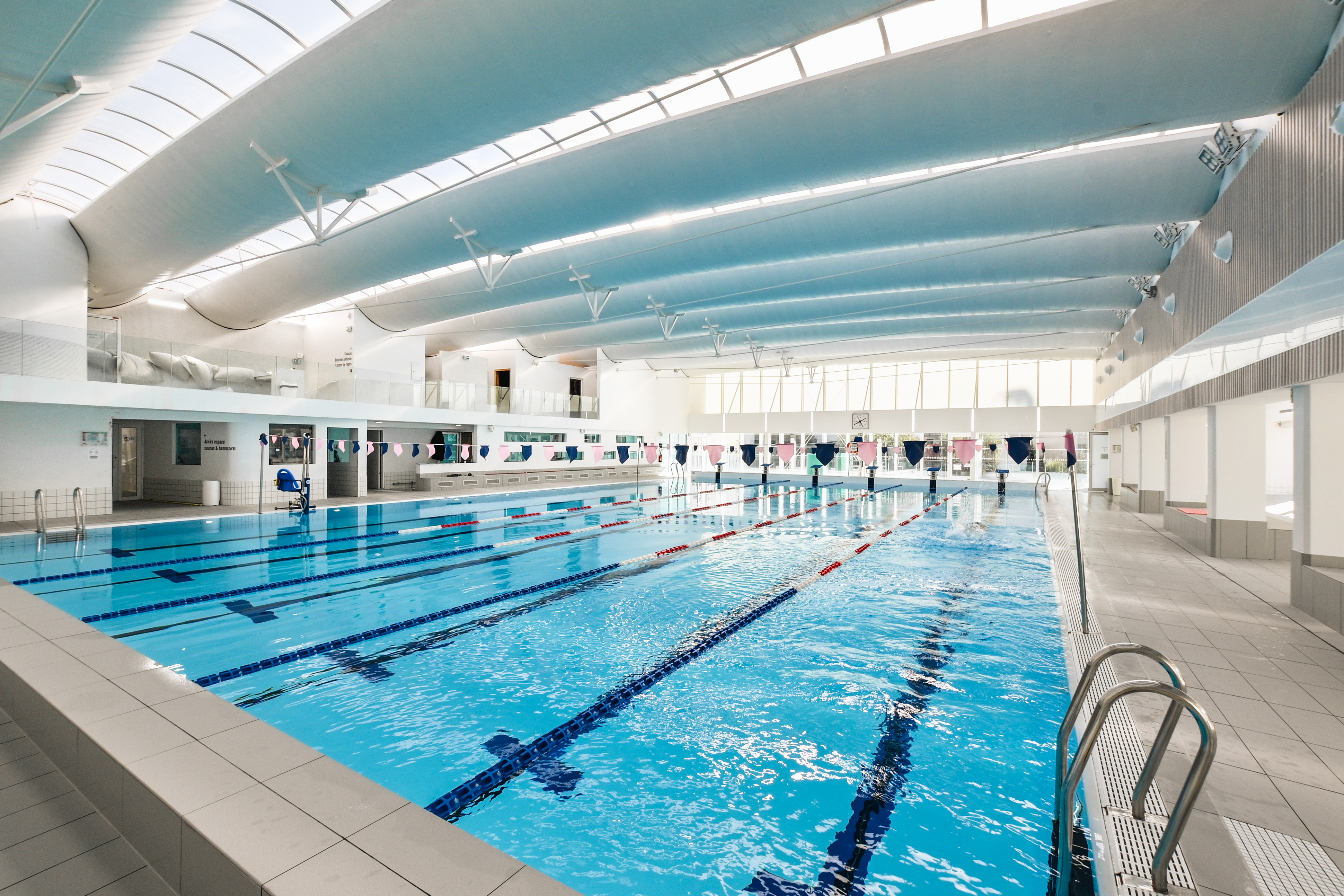 A Spring to Learn to Swim and Have Fun