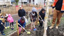 Plantations participatives avec les enfants des accueils de loisirs