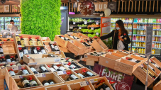 Intermarché Express boulevard Gallieni fait peau neuve.