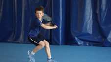 À 8 ans, Valentin Bitaud, licencié au Tennis club d’Issy-les-Moulineaux (TCIM), est déjà un petit champion.