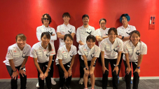 La délégation japonaise de triathlon pour les JO 2024 rend visite à Issy Triathlon