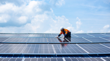 Grand Paris : un appel à projets pour équiper 30 toitures de panneaux solaires