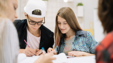 Une aide aux devoirs pour les collégiens et lycéens