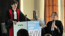 Faux procès de l'IA pendant #VivaIssy