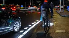 Sécurité des cyclistes : premier bilan positif pour la dalle lumineuse Flowell à Issy-les-Moulineaux 