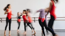 Initiation danse : apprendre à raconter par le geste 