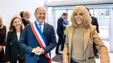 Brigitte Macron à la rencontre des jeunes de la Maison des Adolescents 