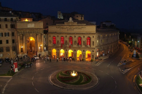 Macerata - vue extérieur et de nuit du Sferistero
