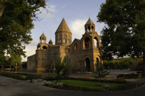 Cathédrale de la ville d'Etchmiadzine en Arménie