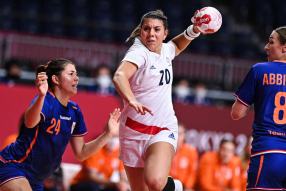 Laura Flippes championne olympique de handball avec l'équipe de France