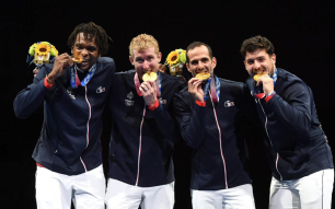 Les images des fleurettistes français, nouveaux champions olympiques