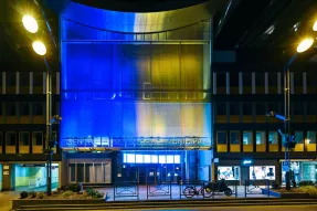 Le Centre Administratif aux couleurs de l'Ukraine