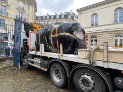 La Tour Dubuffet s'installe à l'Hôtel de Ville