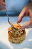 Bouchée Marguerite homard, céleri rave et pommes fruits, sauce à l’estragon