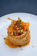 Bouchée Marguerite homard, céleri rave et pommes fruits, sauce à l’estragon