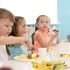 Restauration scolaire : équilibre alimentaire, éducation au goût et développement durable au menu 
